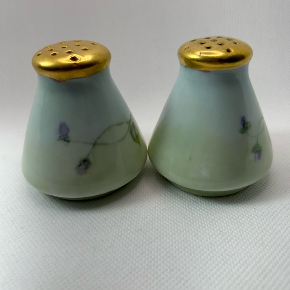 Vintage salt and pepper shaker floral gold top purple green made Bavaria lot 2 - Picture 4 of 7